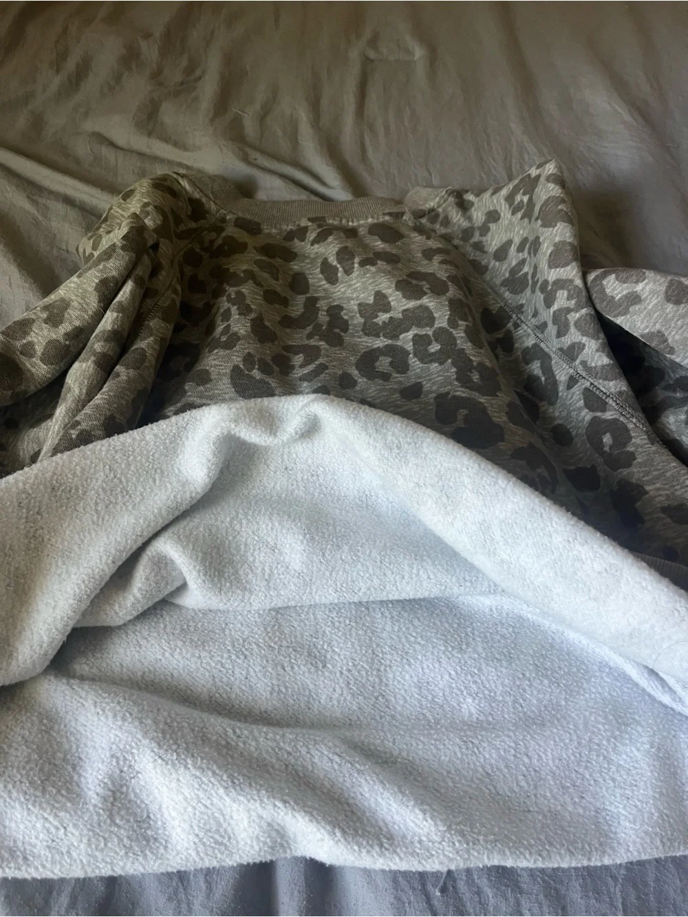 Girls Old Navy Cheetah Print Soft Sweatshirt - size medium